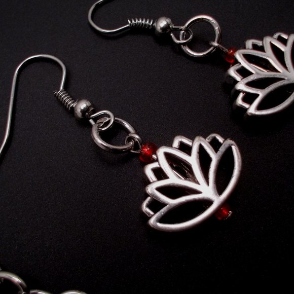 Necklace & Earrings Set - Lotus Flowers - Picture 2 of 3